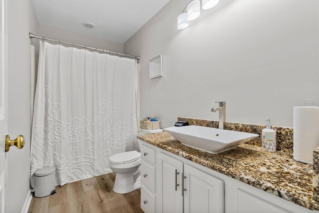 Cozy Lake Home - Jacuzzi King Bed Marina Access Mooresville Bagian luar foto