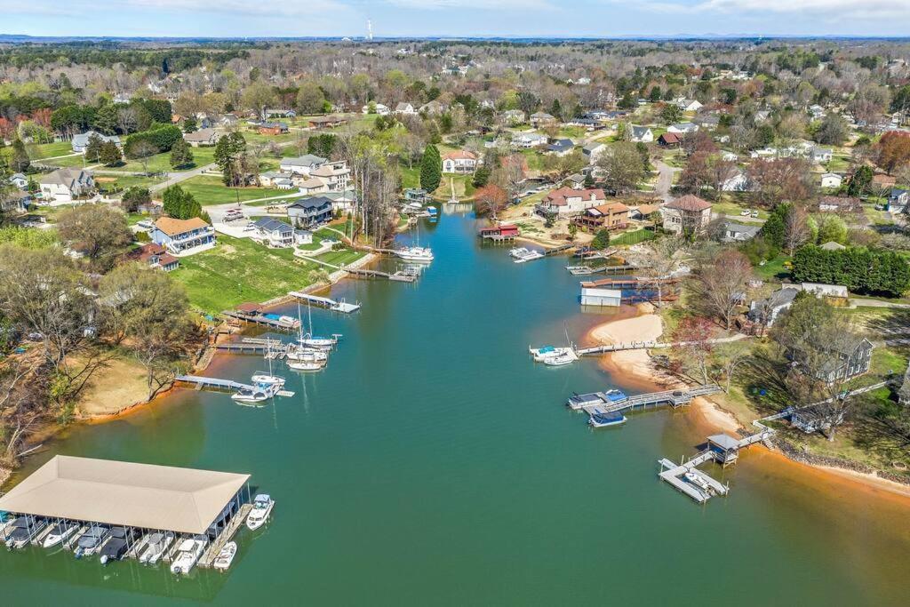 Cozy Lake Home - Jacuzzi King Bed Marina Access Mooresville Bagian luar foto